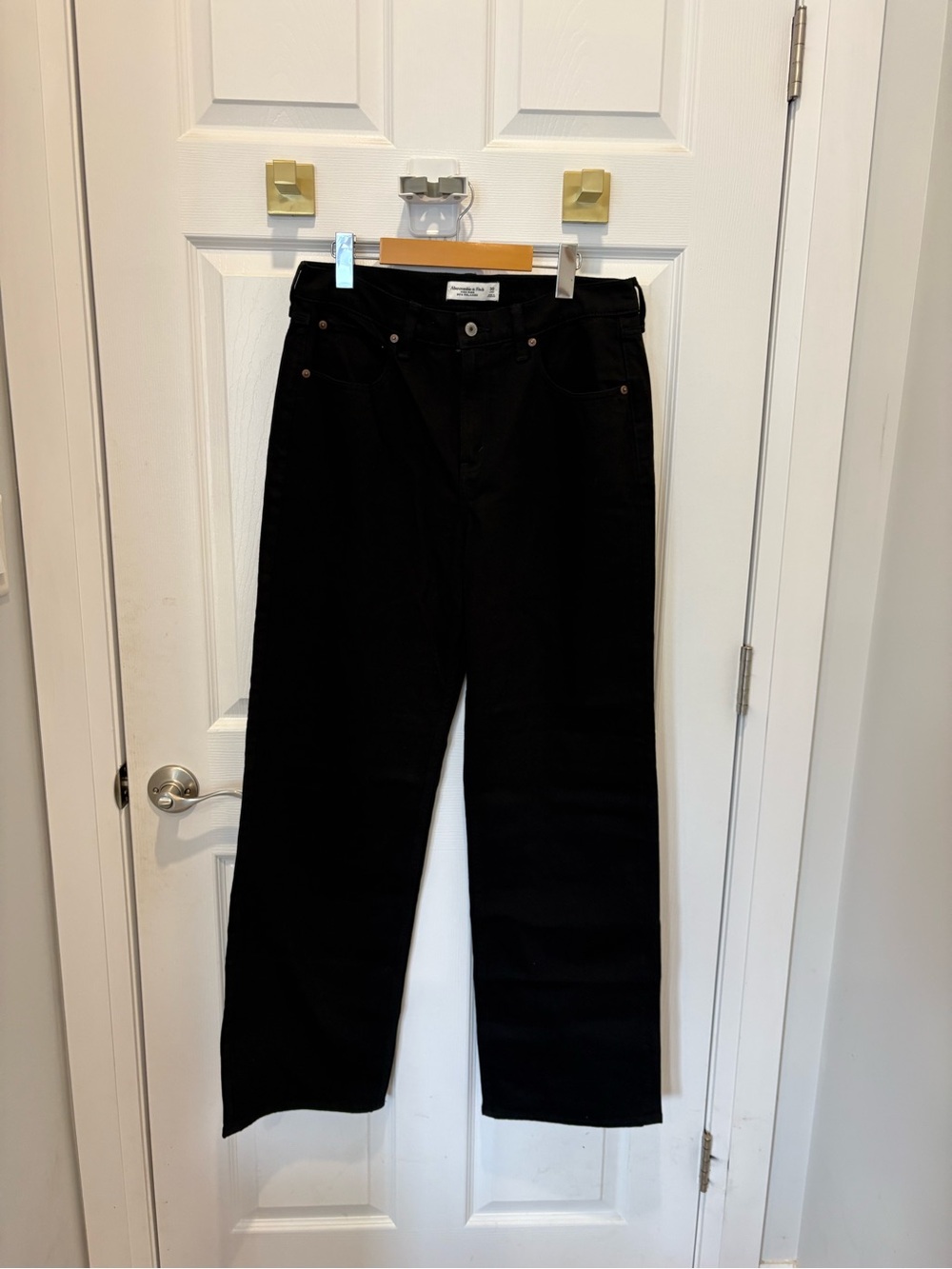 Abercrombie and Fitch Black Midrise 90’s jeans.